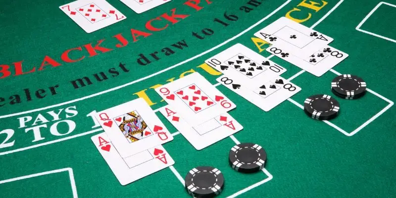 Người chơi biết rõ thời điểm chọn rút hoặc dừng bài